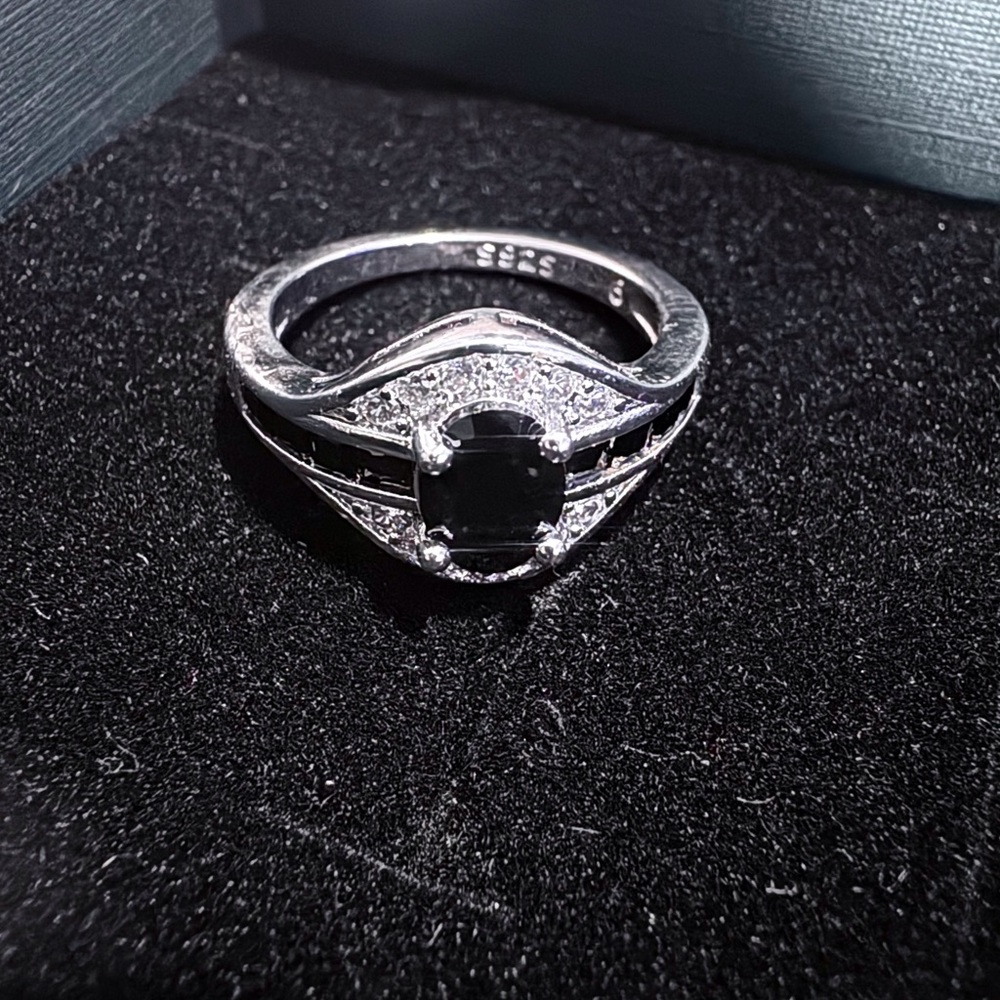 Elegant S925 Sterling Silver Black Cubic Zirconia Ring